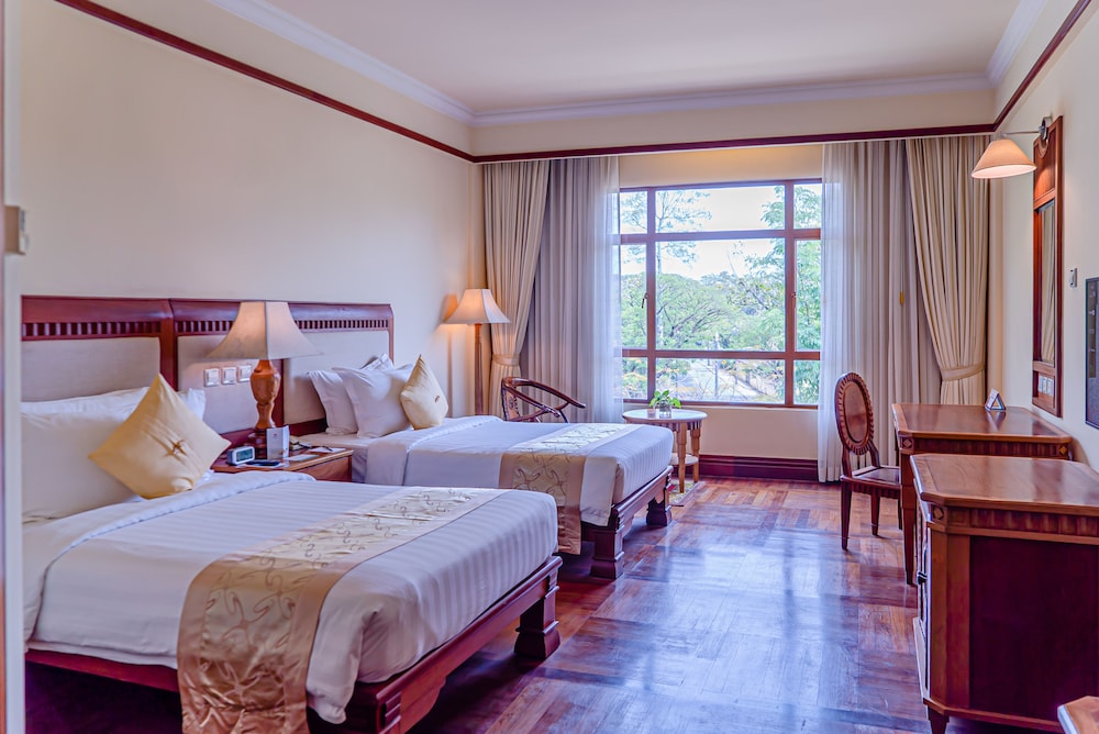 Deluxe Twin Room City View - Photo 1