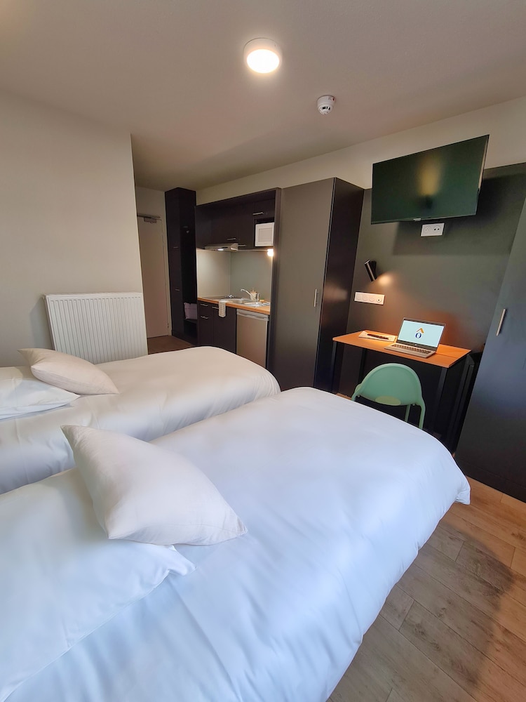 Standard Studio, 2 Twin Beds photo 1