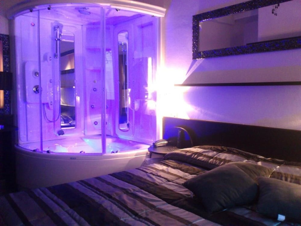 Romantic Double Room, Hot Tub - Photo 13