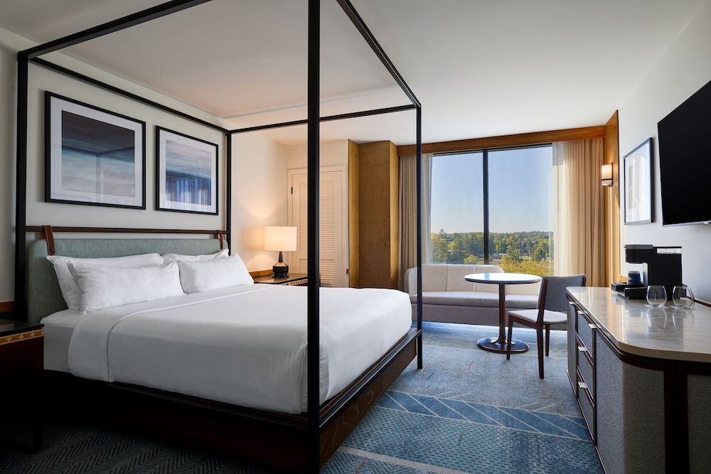 Standard Room, 1 King Bed, City View - Photo 1