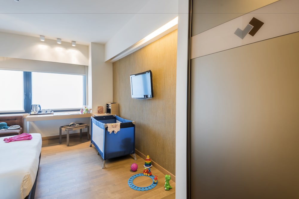 Standard Room, Multiple Beds - Photo 2