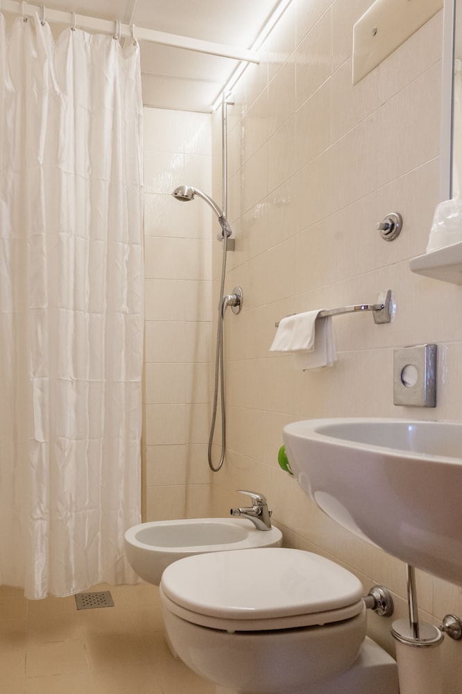 Standard Single Room photo 2
