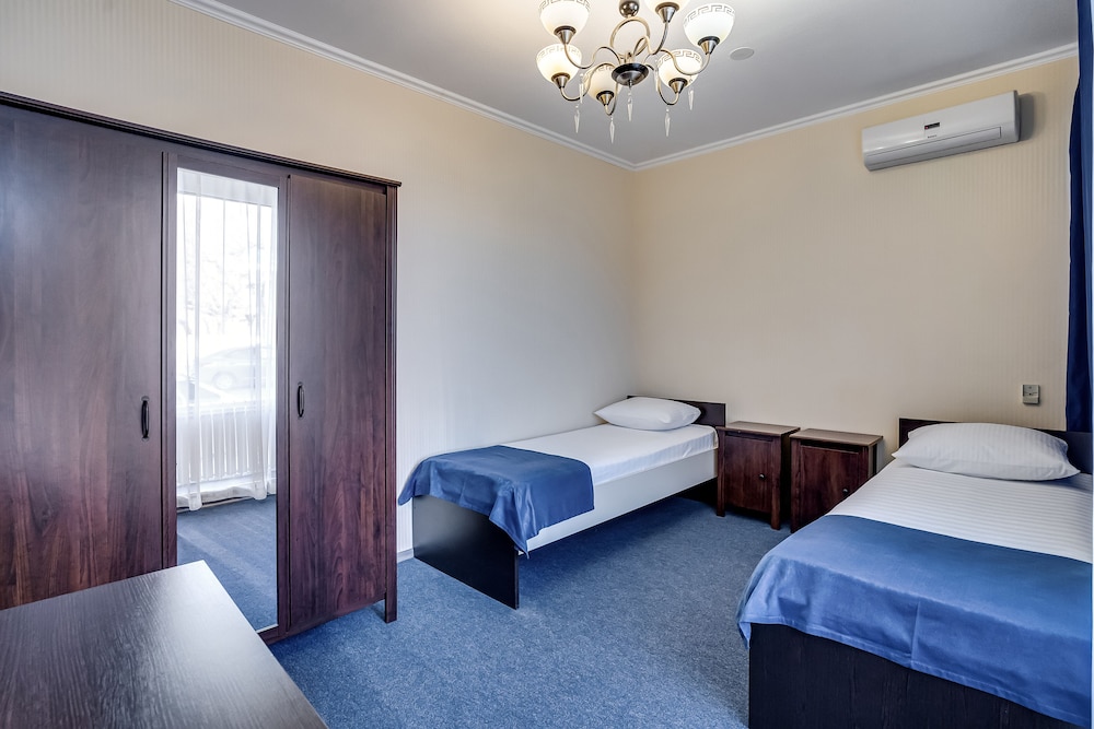 Standard Twin Room photo 2
