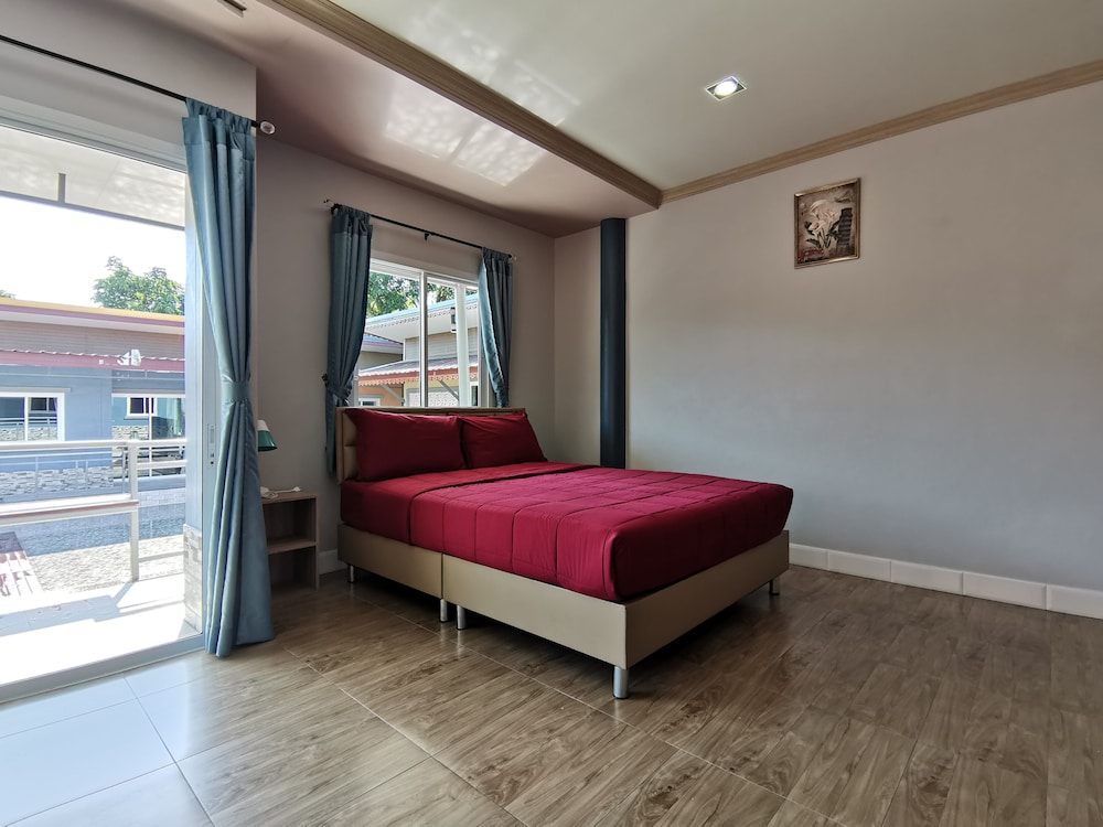 2-Bedroom photo 2