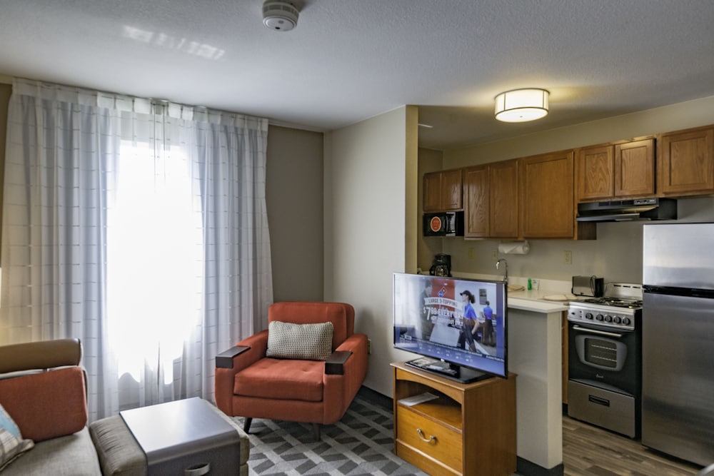 Suite, 2 Bedrooms - Photo 4