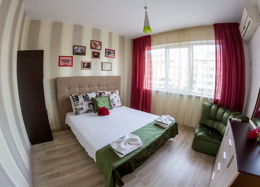 Deluxe Apartment, 2 Bedrooms (Varna, bul. General Kolev 75B) photo 1