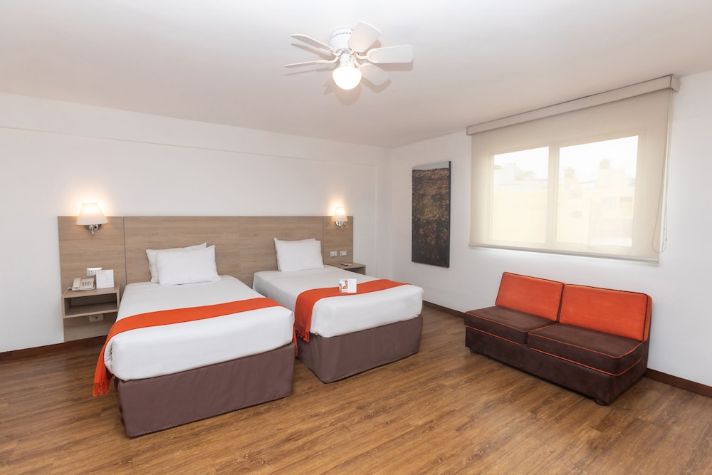 Superior Triple Room, 3 Twin Beds photo 1