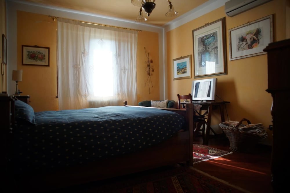 Royal Double Room, Jetted Tub photo 2