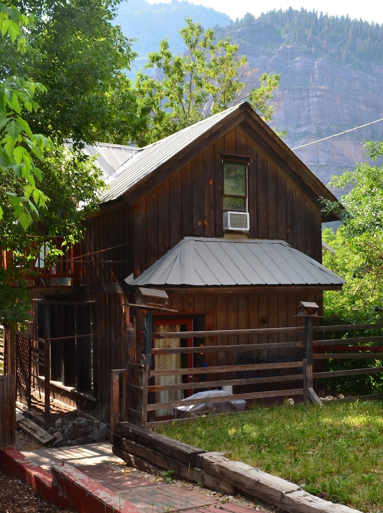 Cabin, 1 King Bed, Kitchen, Mountain View (2 Story Cabin)