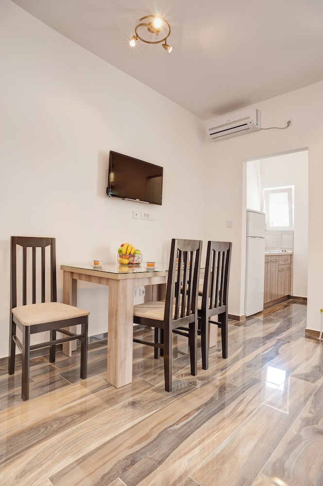 Apartment, 1 Bedroom, Balcony, Partial Sea View photo 2