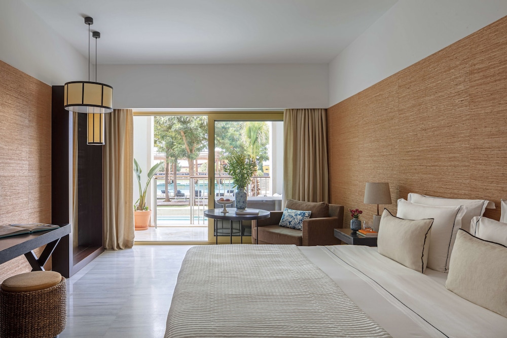 Deluxe Room, Pool Access (Family Extra Bed 2AD + 1CH)