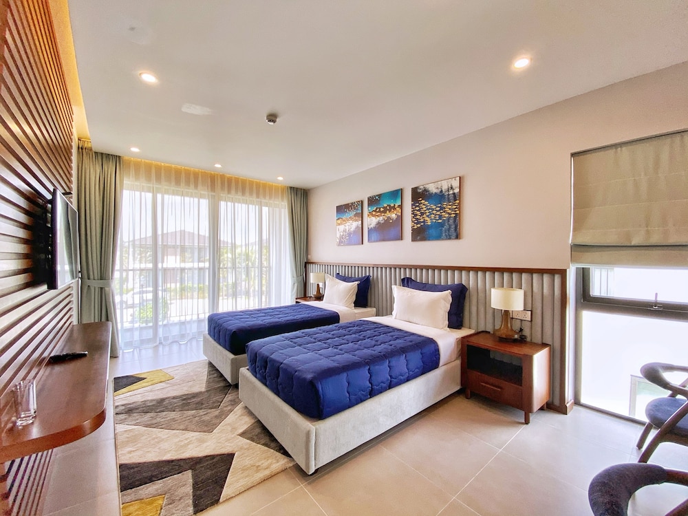 Premier Villa, 3 Bedrooms - Photo 10