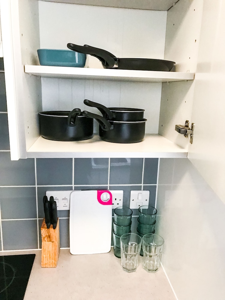 Entire 2 Bedroom Flat Next to Kings College, 사진 12