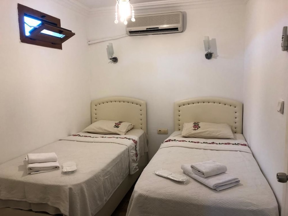 Economy Twin Room