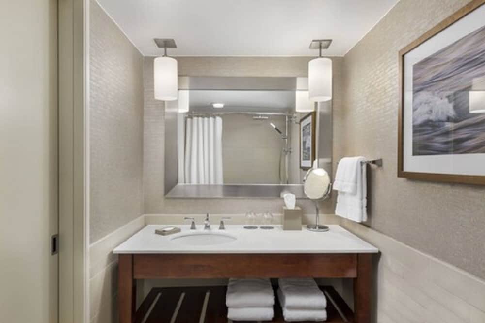Traditional Room, 2 Queen Beds - Photo 4