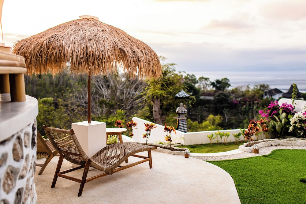 Shell Villa with Rooftop Pool View - Photo 16
