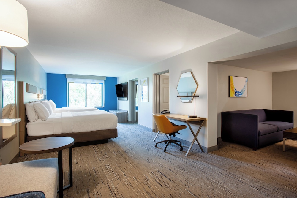 Suite, Multiple Beds - Photo 2