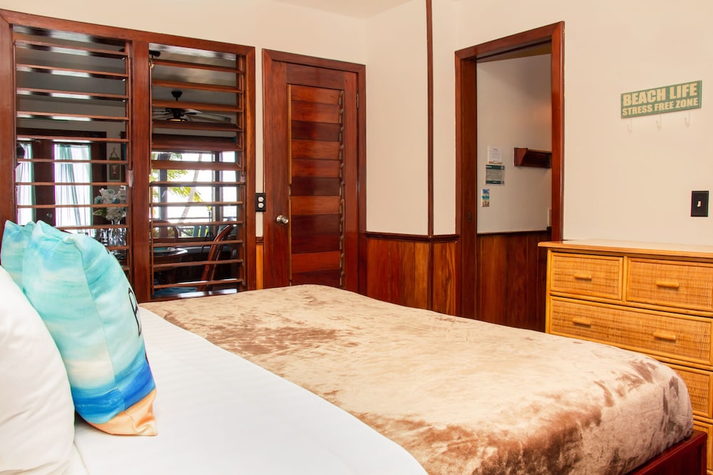 Deluxe Condo, Ensuite, Beach View (Beach Front 1st Floor) photo 1
