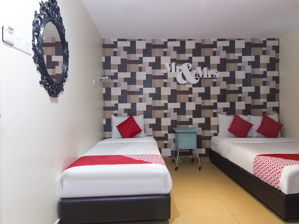 Deluxe Triple Room, Multiple Beds photo 3