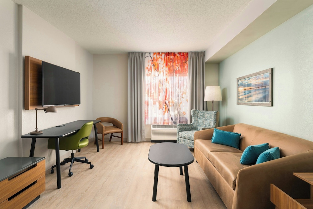 Suite, 1 King Bed with Sofa bed (Hearing Accessible)