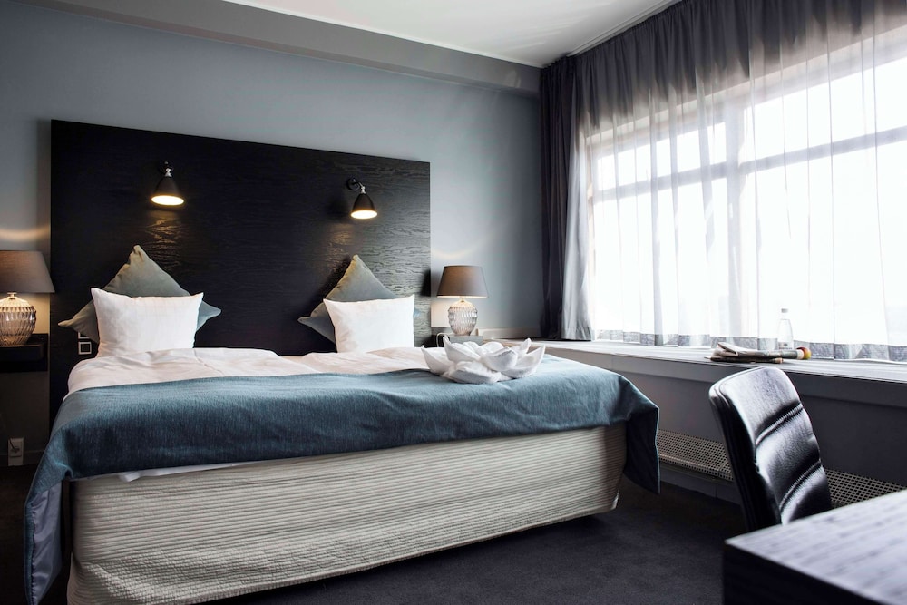 Suite (Harbour) - Photo 1