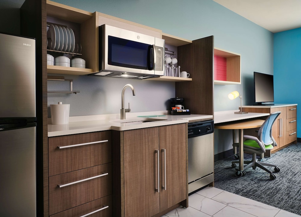 Suite, 1 King Bed, Accessible, Non Smoking (Hearing) - Photo 2