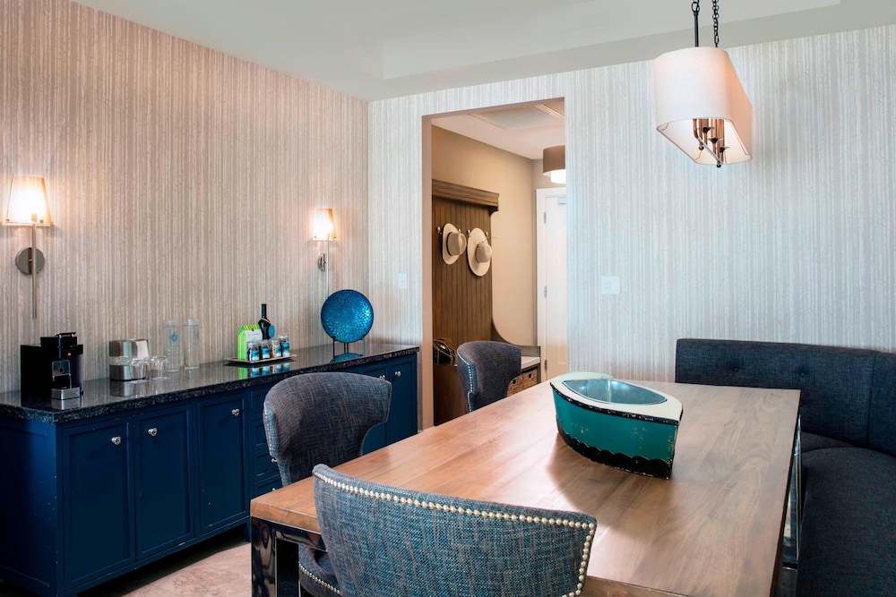 Presidential Suite, 1 Bedroom (Mobility Accessible, Roll-in Shower) photo 2