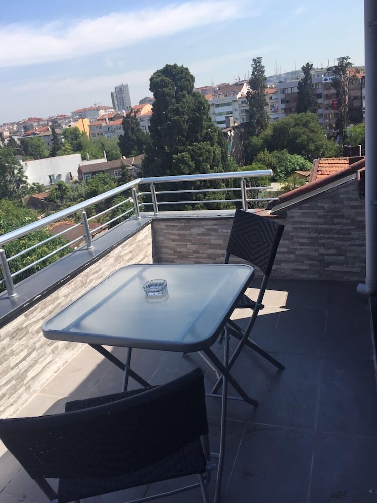 Comfort Studio Suite, 1 Double Bed, Smoking, Garden View photo 3