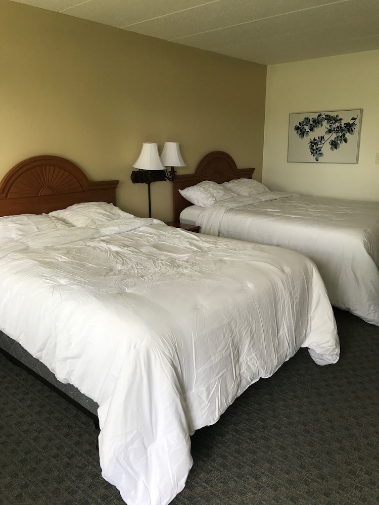 Room, 2 Queen Beds, Non Smoking photo 1