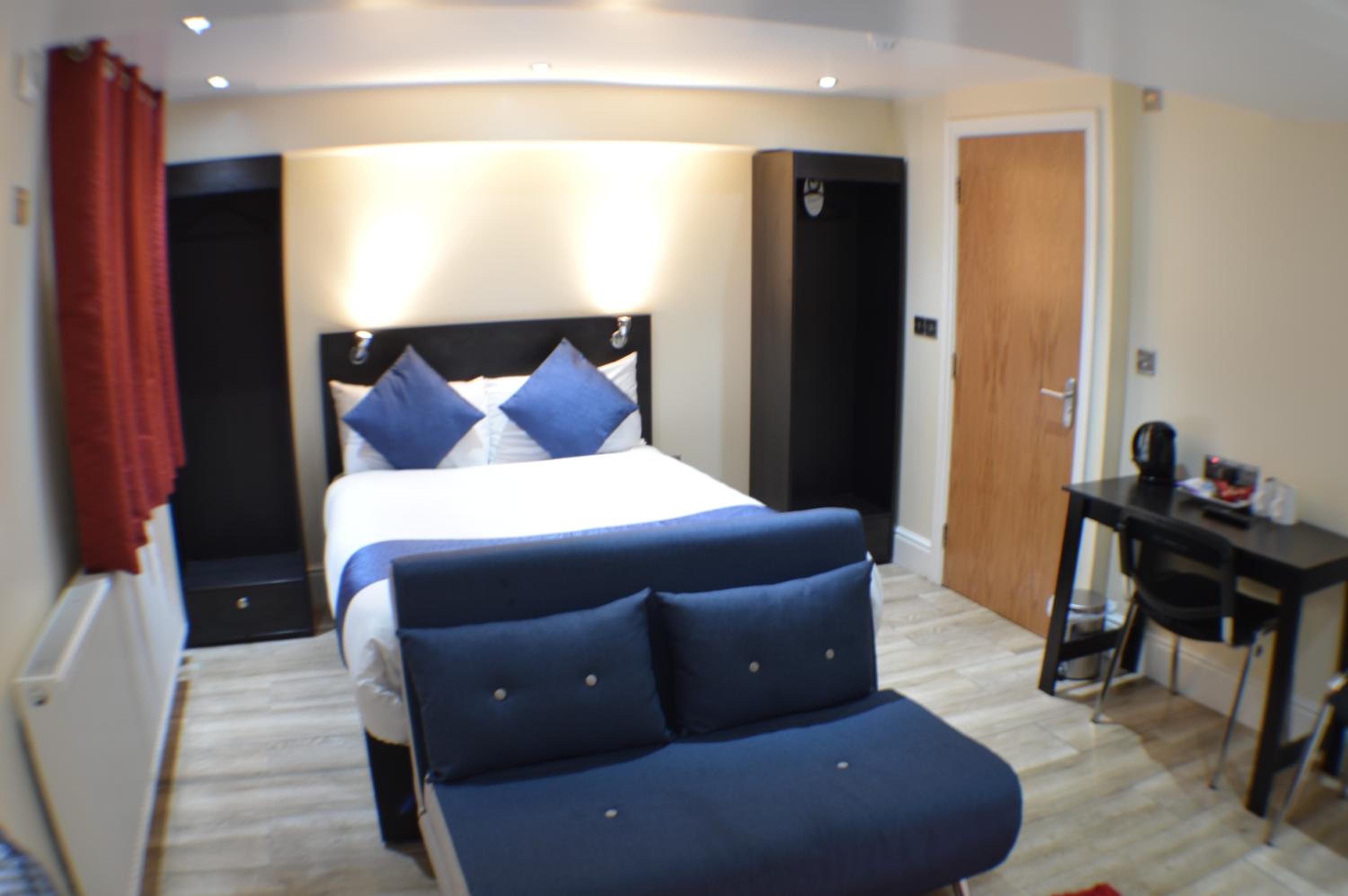 Budget Triple Room photo 2