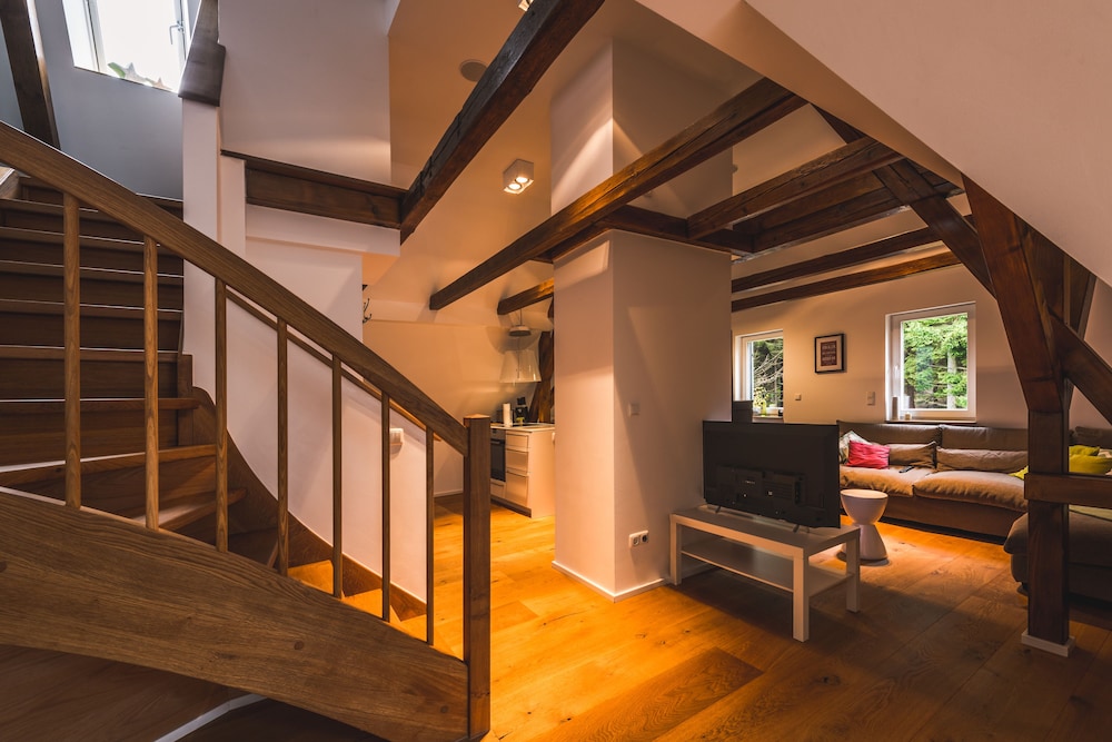 Deluxe Duplex, 2 Bedrooms, Fireplace, Garden Area photo 3