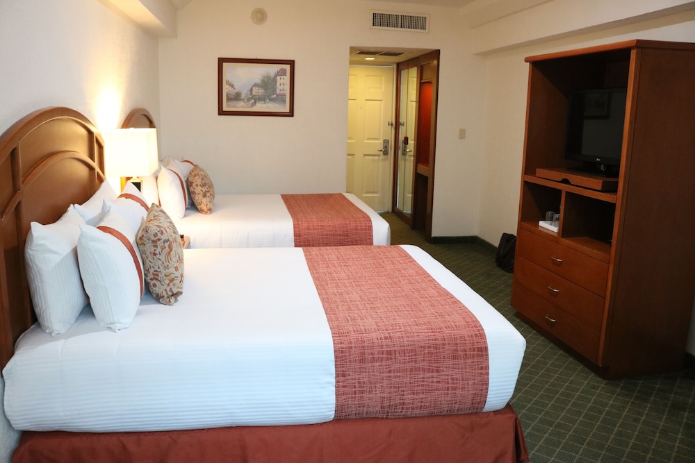 Standard Room, 2 Double Beds - Photo 5