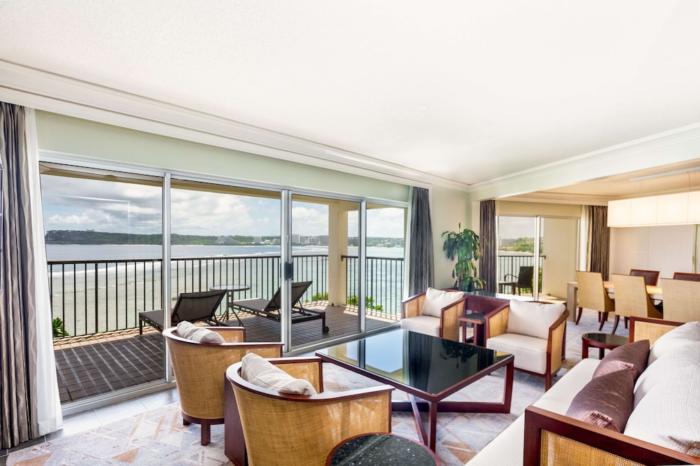 Tasi Executive Suite with Lounge Access photo 1