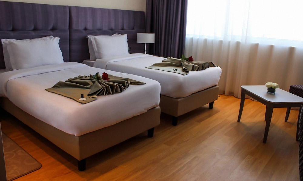 Premium Twin Room, City View photo 1