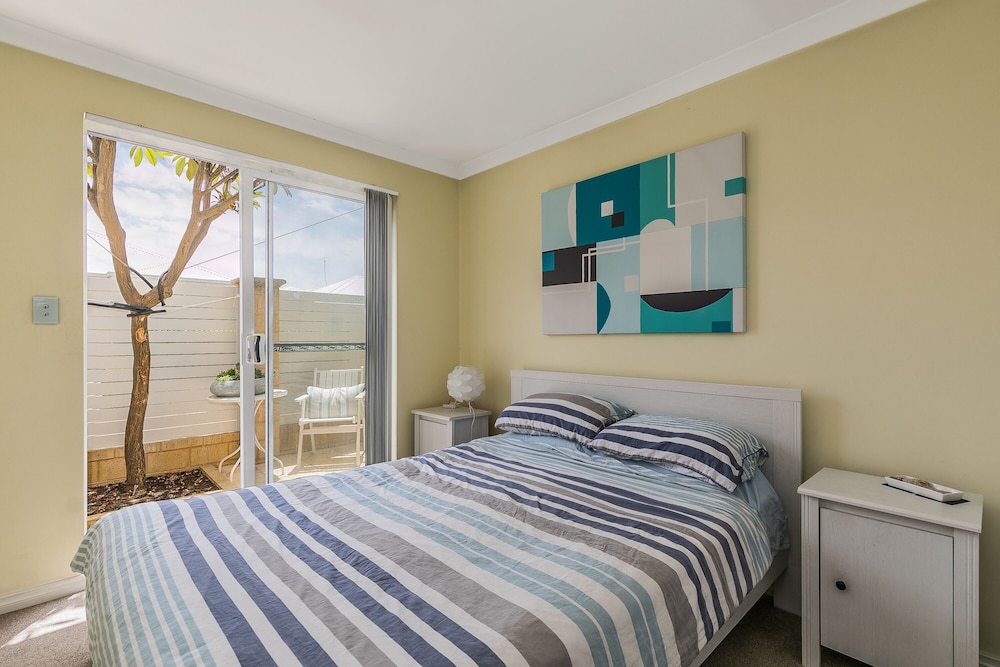 Premium House, 5 Bedrooms, 2 Bathrooms photo 2