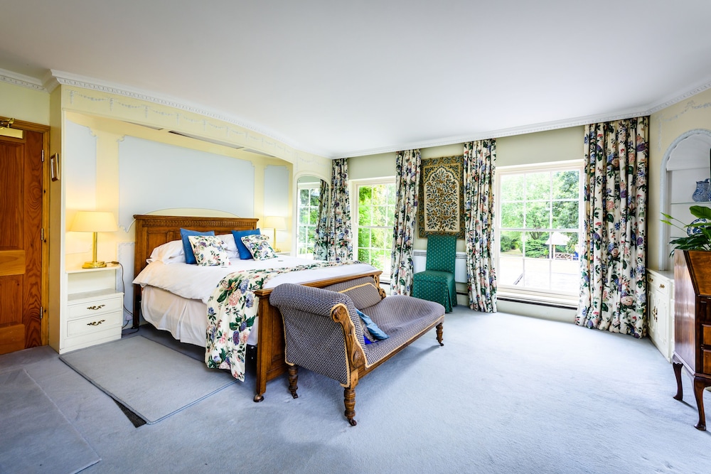 Romantic Double Room, 1 King Bed, Ensuite, Garden View photo 3