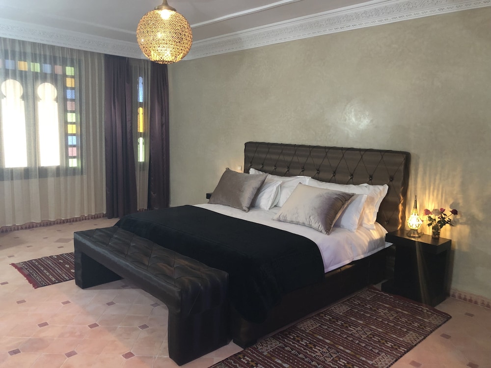 Classic Double Room, 1 King Bed, Non Smoking photo 2