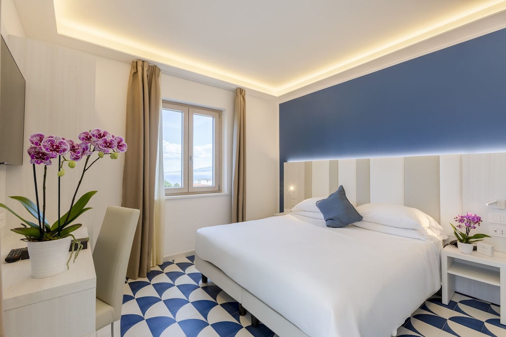 Deluxe Room - Photo 4