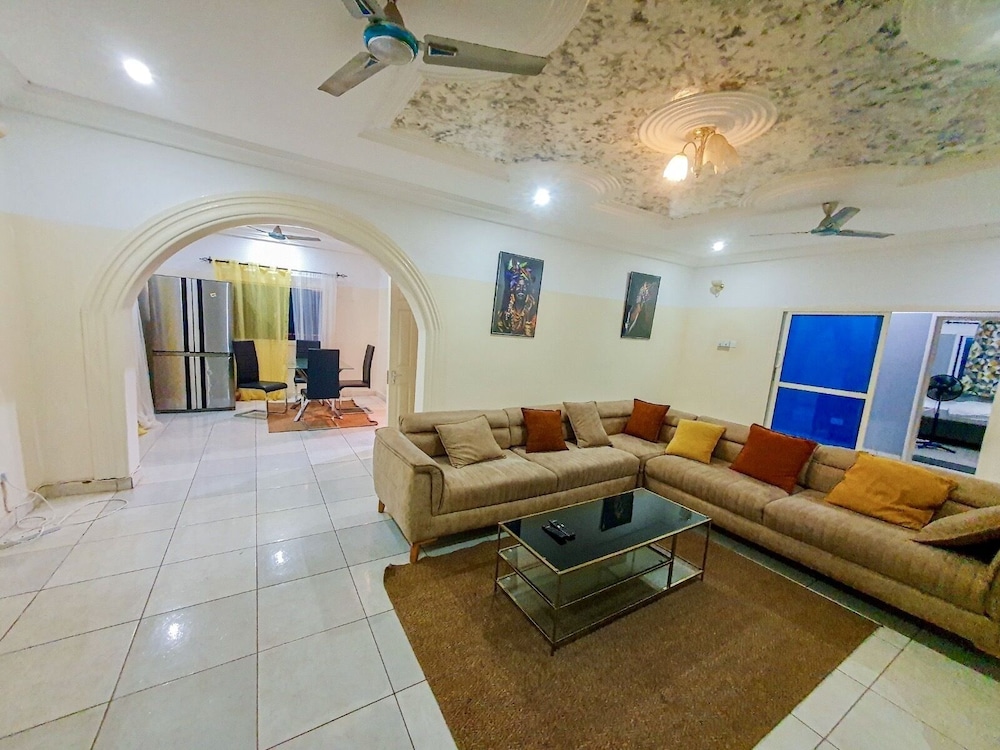 Apartment, 3 Bedrooms, Smoking, Balcony photo 2