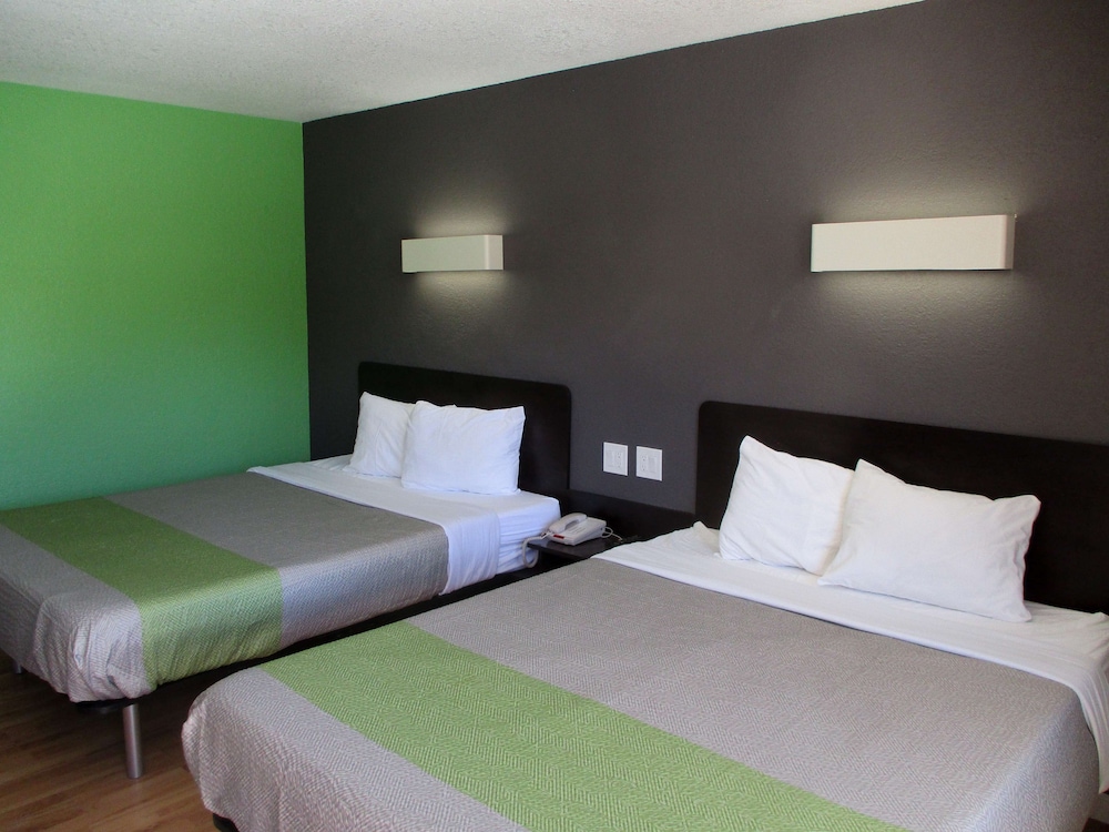 Deluxe Suite, 2 Queen Beds, Non Smoking, Kitchenette - Photo 1