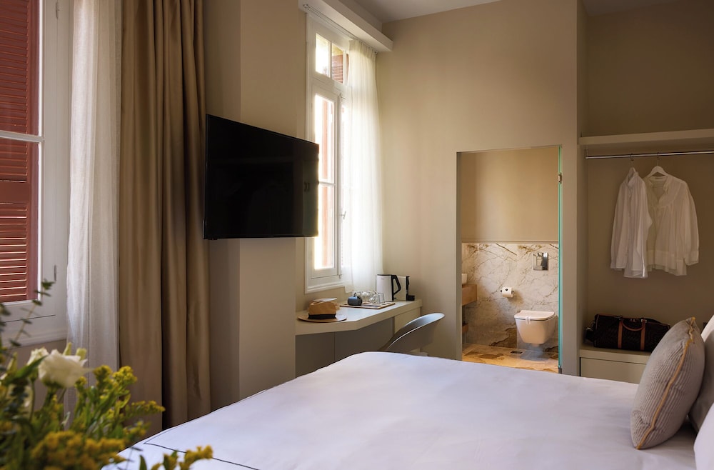 Comfort Triple Suite, City View photo 3