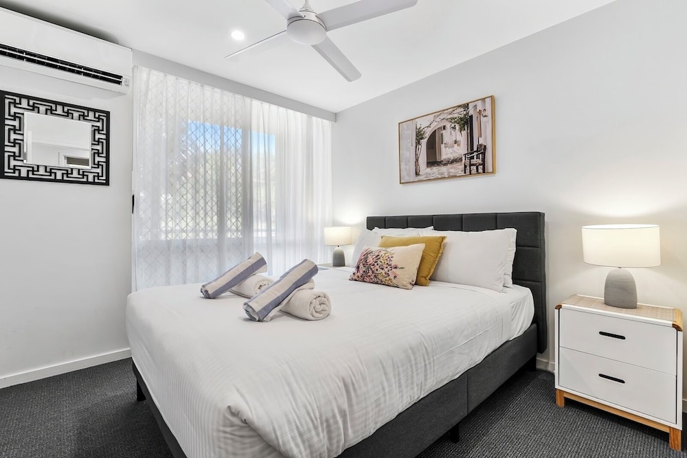 Premium Apartment, 2 Bedrooms, Hot Tub, Mountain View photo 2