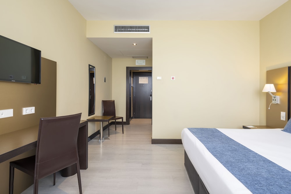 Standard Double Room - Photo 3