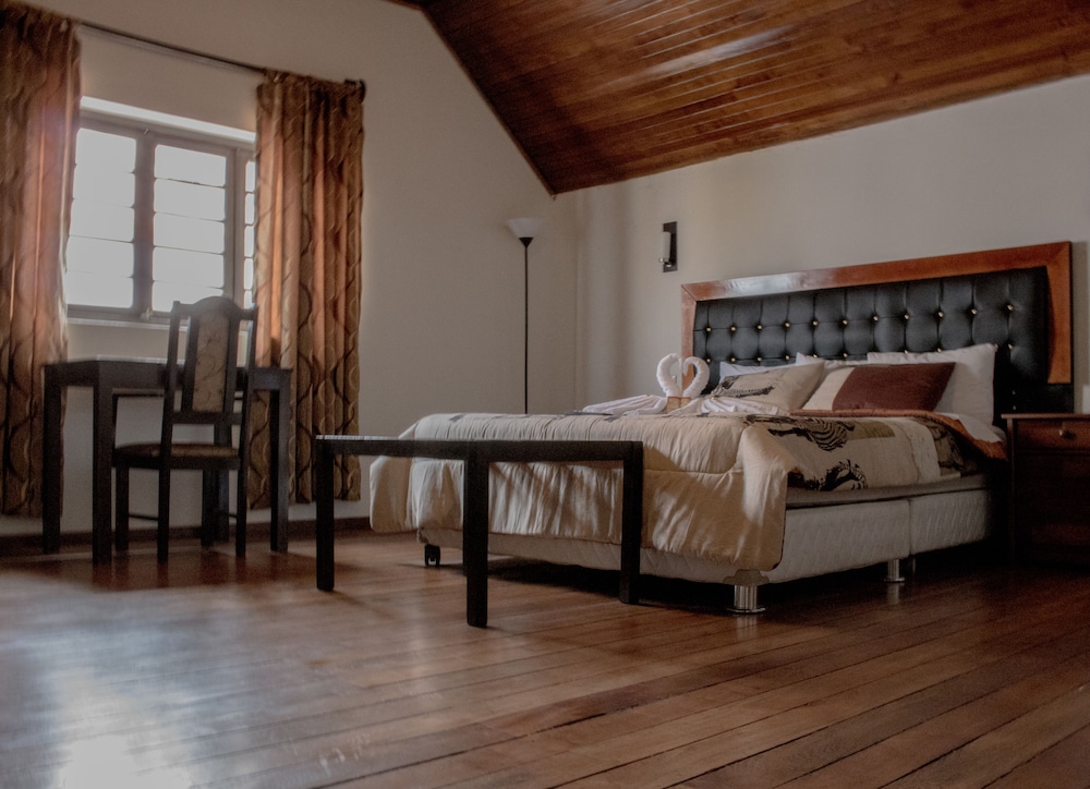 Superior Studio, 1 Queen Bed