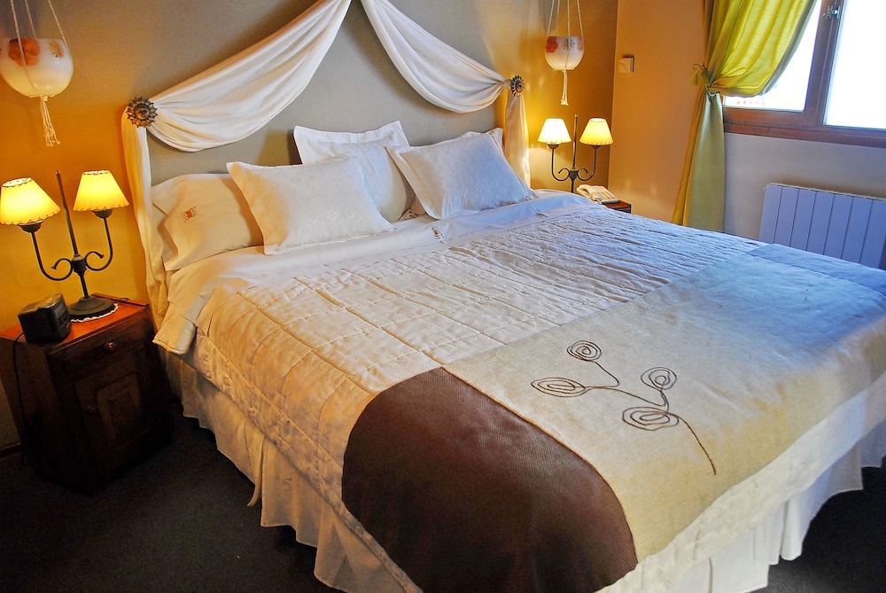 Superior Apartment, 2 Bedrooms, Jetted Tub, River View photo 2