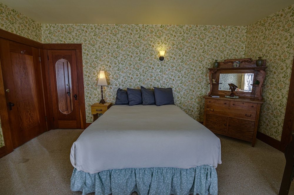 Grand Double Room, Multiple Beds photo 3
