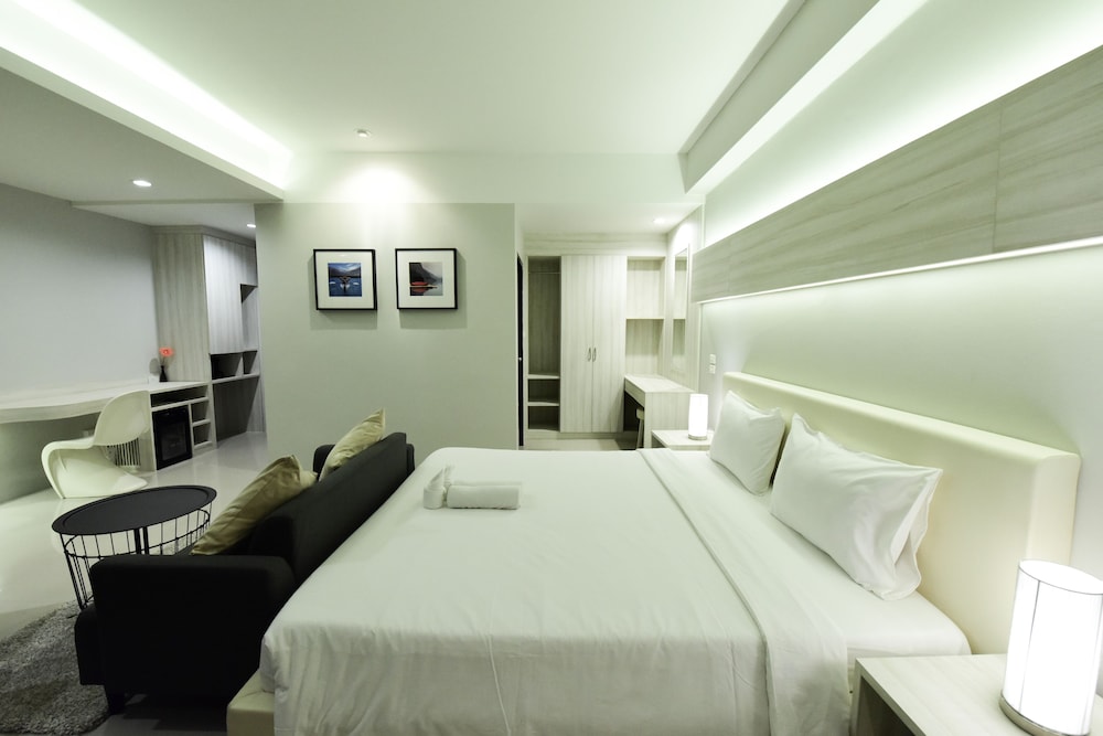 Deluxe Room, Balcony photo 2