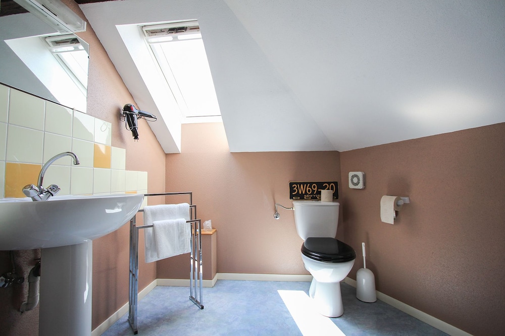 Double Room, 1 Queen Bed photo 3