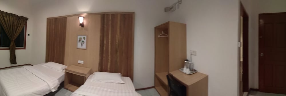 Standard Twin Room, 2 Twin Beds, Non Smoking photo 2