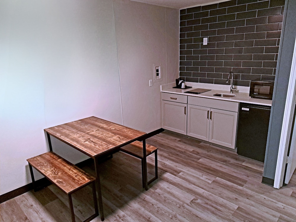 Suite, 1 Bedroom, Non Smoking (2 Queen Beds, Edison Suite) - Photo 7
